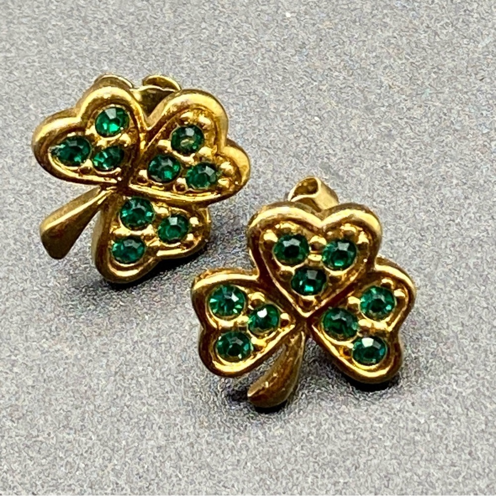 AVON Gold & Green Shamrock Vintage Pierced Earrings